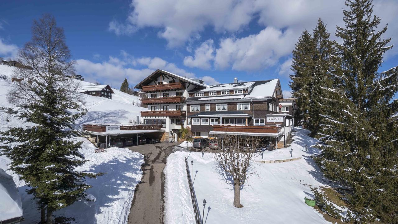 Der Berghof Aparthotel Hirschegg  Exterior photo